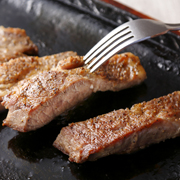 サシの入った肉質が自慢のしゃぶしゃぶ、肉厚で柔らかいステーキとトンカツ。ブランド豚「乳豚」を満喫できる商品です。